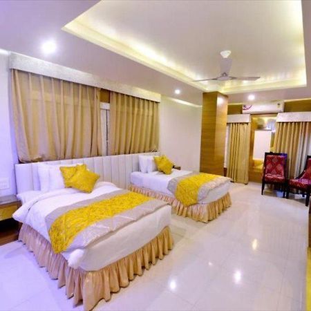 Hotel Mk Vivanta Gwalior Esterno foto