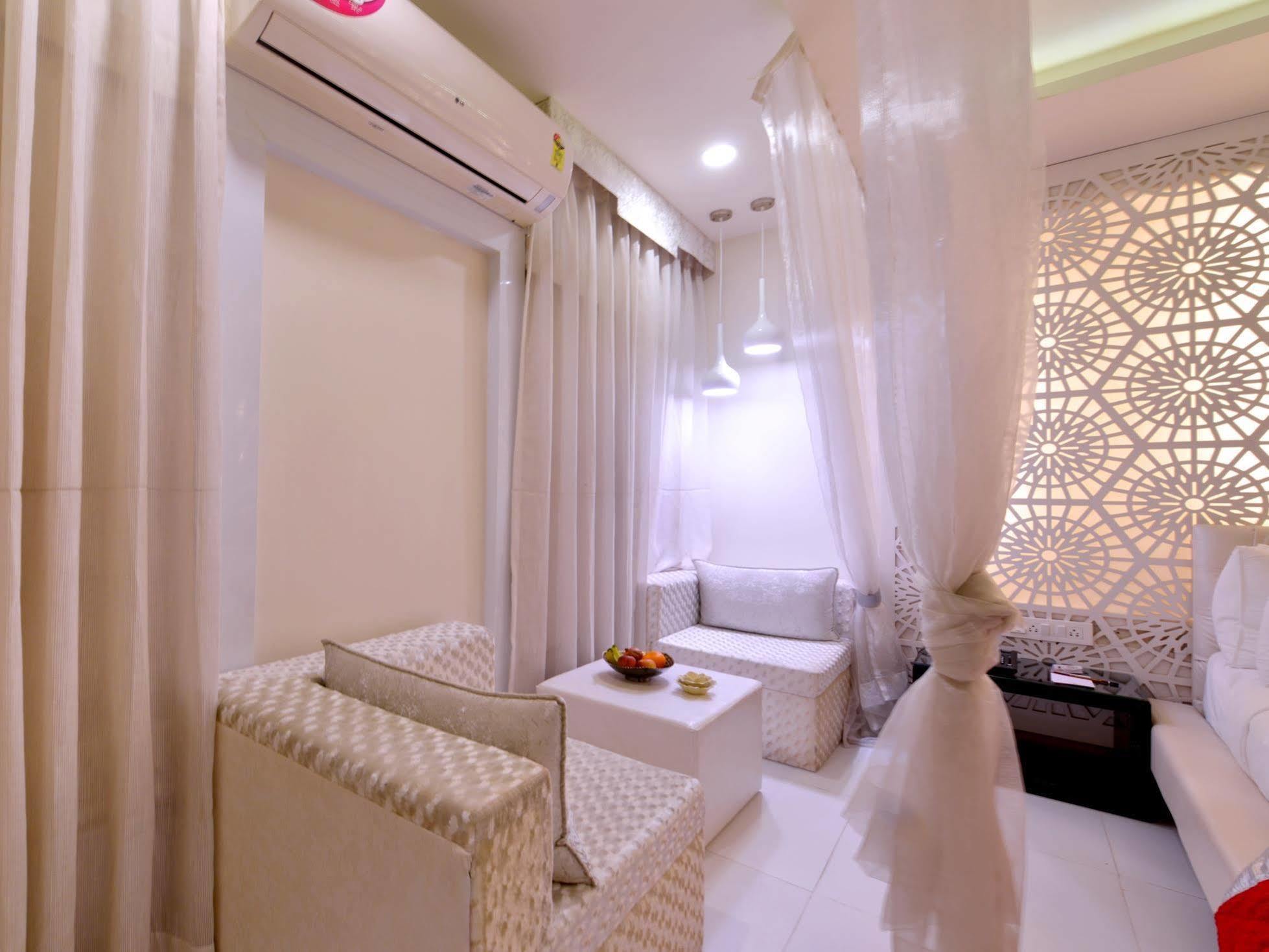 Hotel Mk Vivanta Gwalior Esterno foto